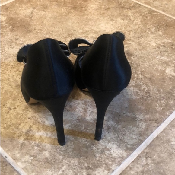Black pumps with rhinestone bow - Picture 6 of 8